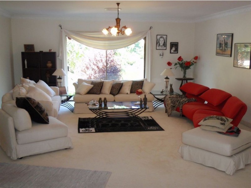 11 Naranja Crescent, Benowa Waters QLD 4217