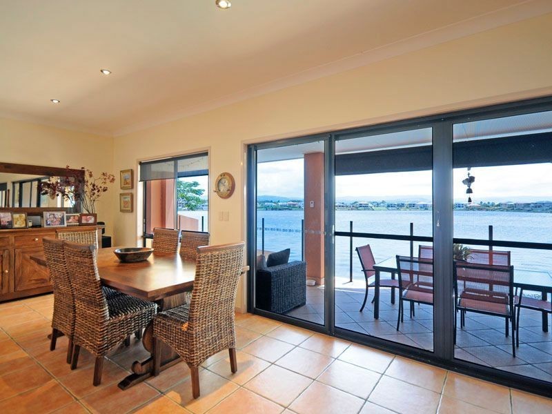 115 Edinburgh Road, Benowa QLD 4217