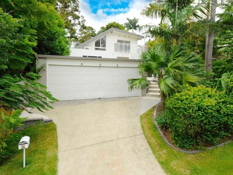 25 Golden Crescent, Southport QLD 4215