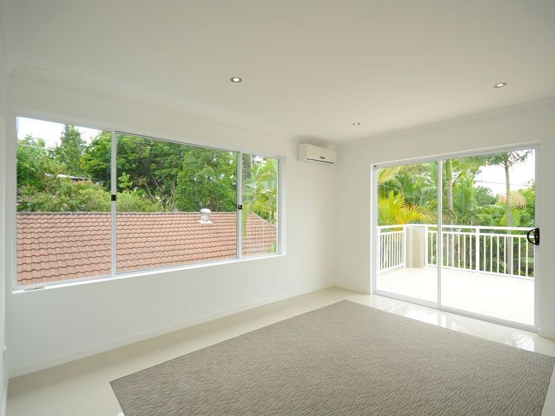 25 Golden Crescent, Southport QLD 4215