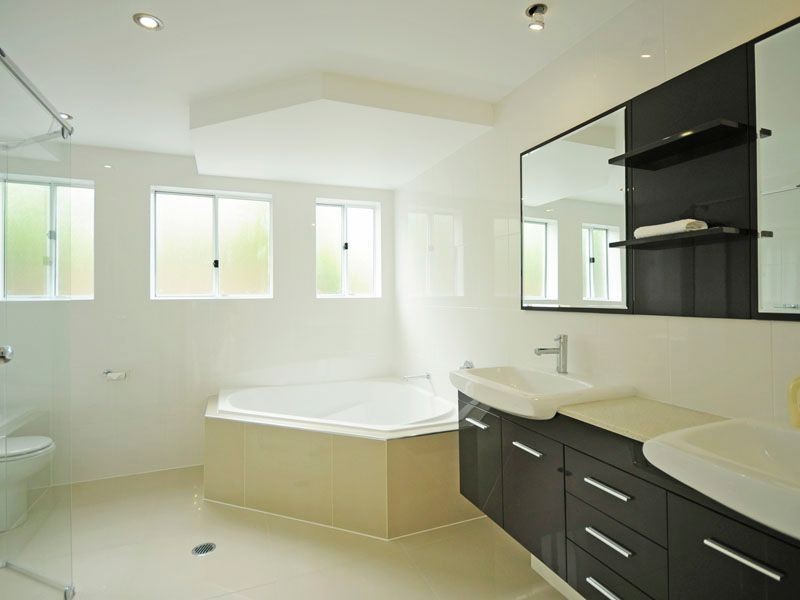 25 Golden Crescent, Southport QLD 4215