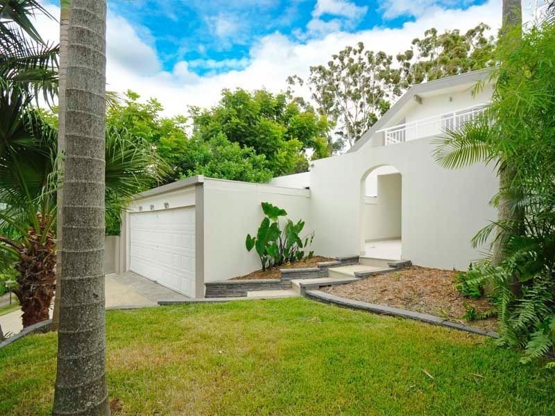 25 Golden Crescent, Southport QLD 4215