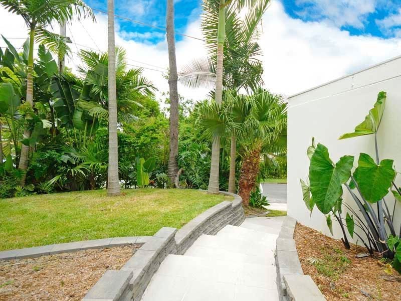 25 Golden Crescent, Southport QLD 4215