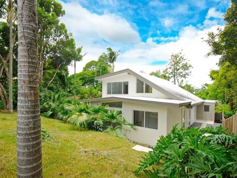 25 Golden Crescent, Southport QLD 4215