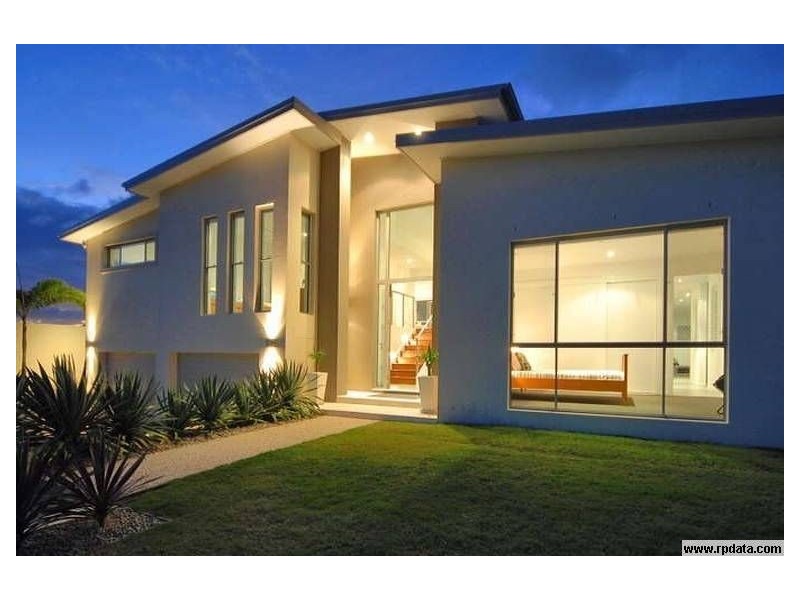 17 Rebholz Drive, Benowa Waters QLD 4217