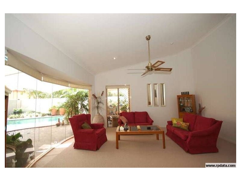 41 Deborah Ave, Benowa Waters QLD 4217
