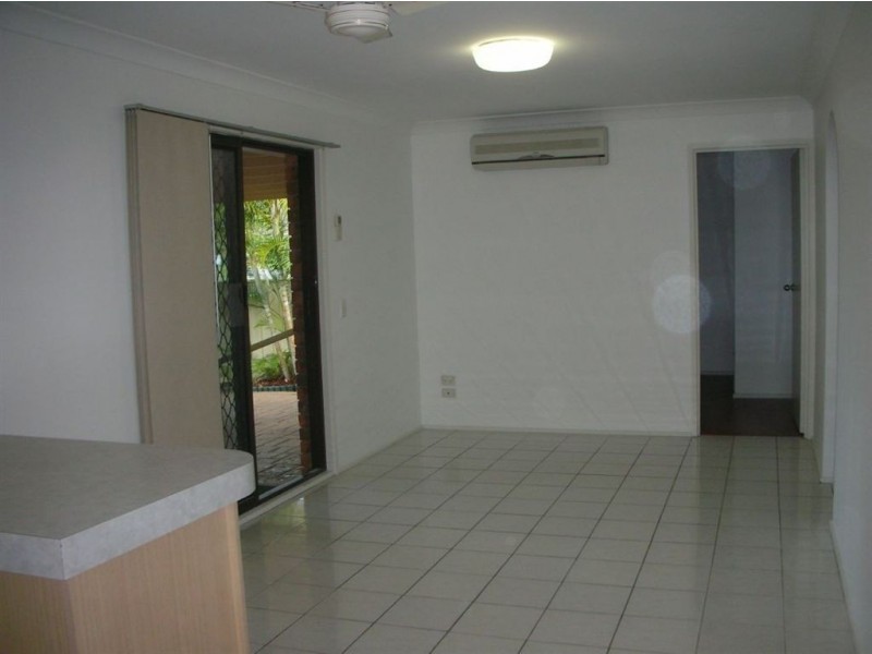 2 Parasol Street, Ashmore QLD 4214