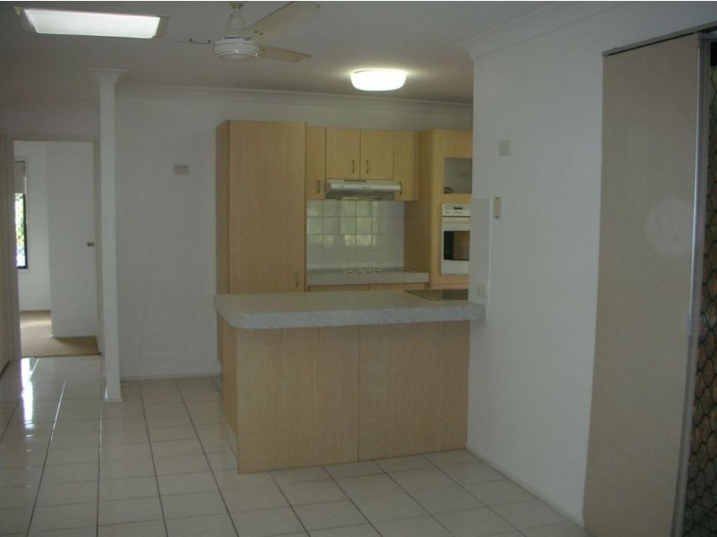 2 Parasol Street, Ashmore QLD 4214