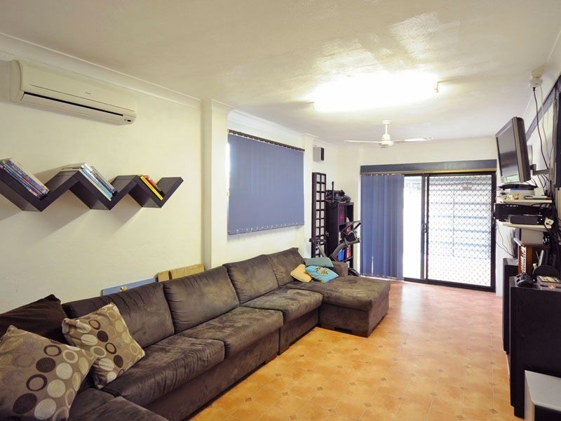 12 Parasol Street, Ashmore QLD 4214
