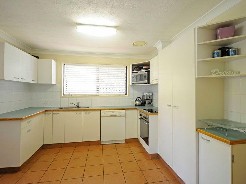 12 Parasol Street, Ashmore QLD 4214