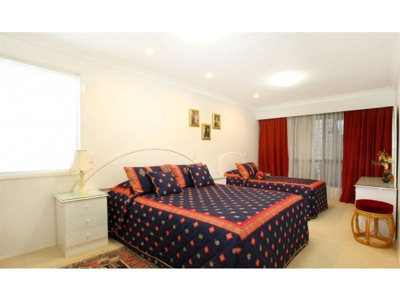 10 Stevens Street, Southport QLD 4215