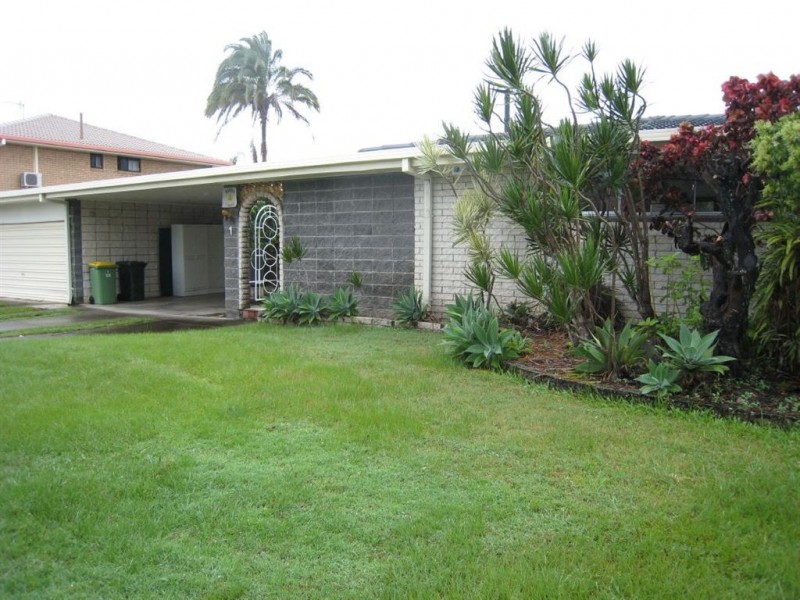 1 Sheridan Park Avenue, Broadbeach Waters QLD 4218