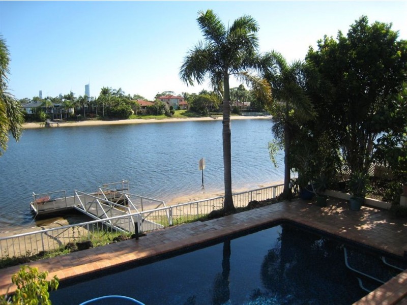 84 Waitomo Street, Broadbeach Waters QLD 4218