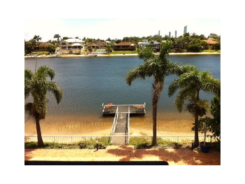 84 Waitomo Street, Broadbeach Waters QLD 4218