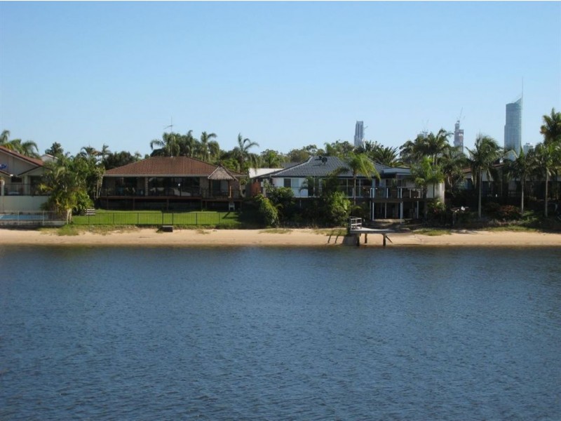 84 Waitomo Street, Broadbeach Waters QLD 4218