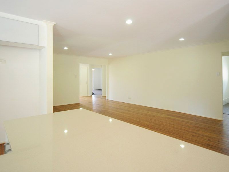 17 Marbella Drive, Benowa QLD 4217