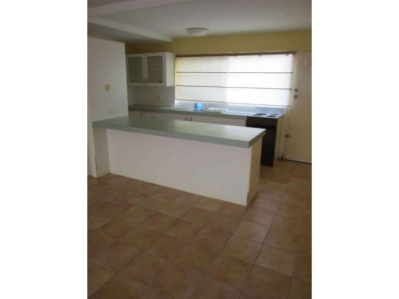 4/6 Stanhill Drive, Chevron Island QLD 4217