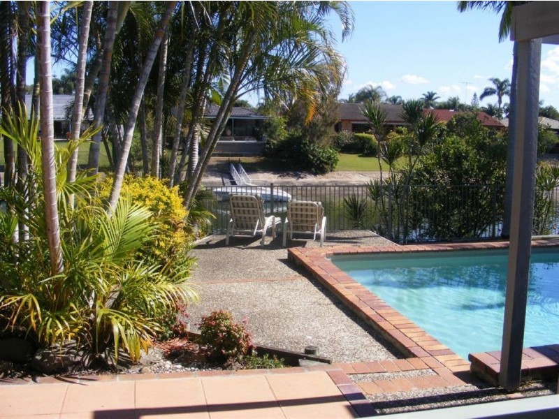 11 Platypus Ave, Sorrento QLD 4217