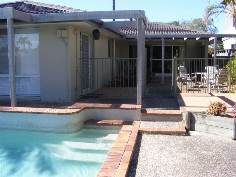 11 Platypus Ave, Sorrento QLD 4217