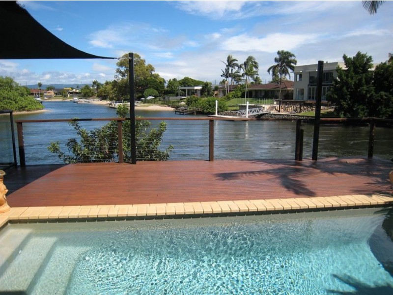 5 Savoy Drive, Broadbeach Waters QLD 4218