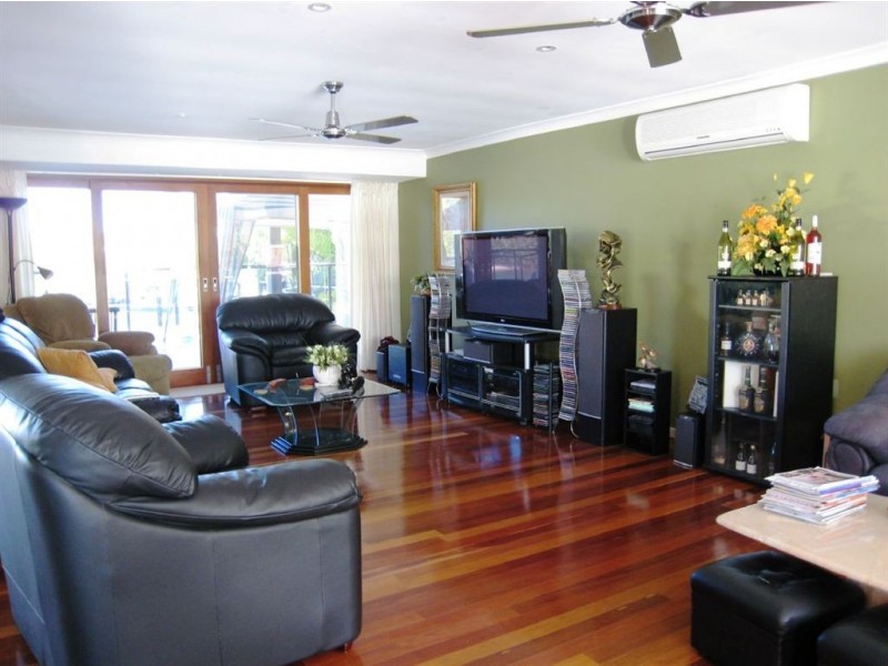 5 Savoy Drive, Broadbeach Waters QLD 4218