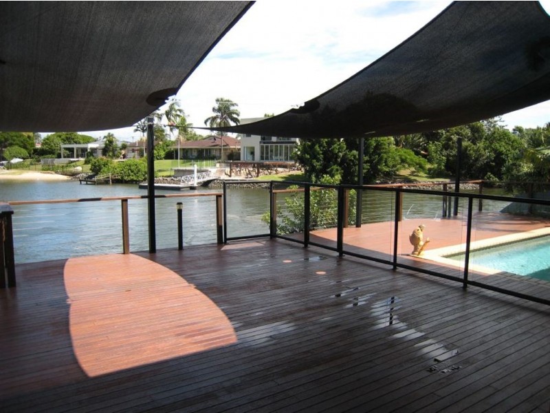 5 Savoy Drive, Broadbeach Waters QLD 4218