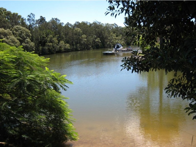 15 Costa Court, Broadbeach Waters QLD 4218