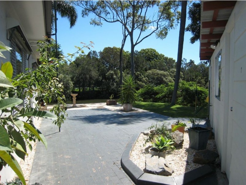 15 Costa Court, Broadbeach Waters QLD 4218