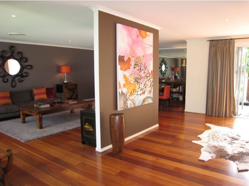 20 Barrier Reef Drive, Mermaid Waters QLD 4218