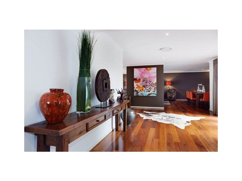 20 Barrier Reef Drive, Mermaid Waters QLD 4218