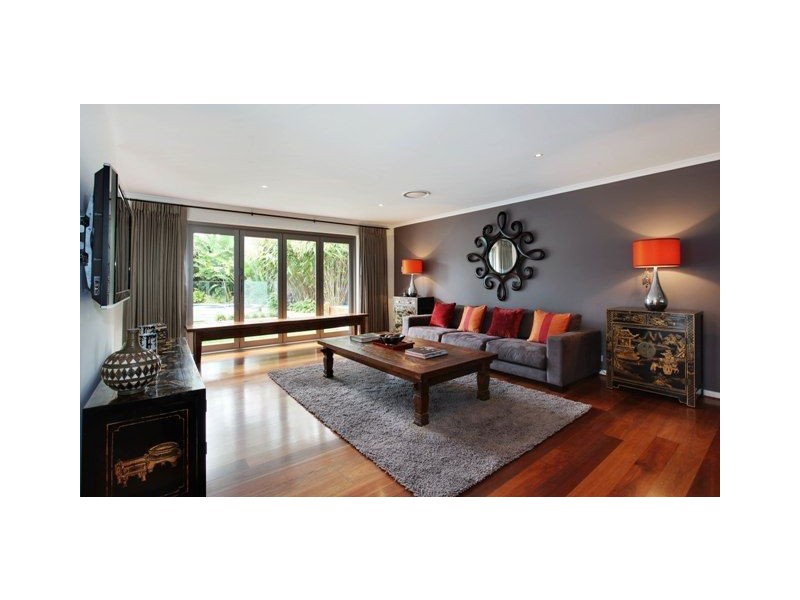 20 Barrier Reef Drive, Mermaid Waters QLD 4218