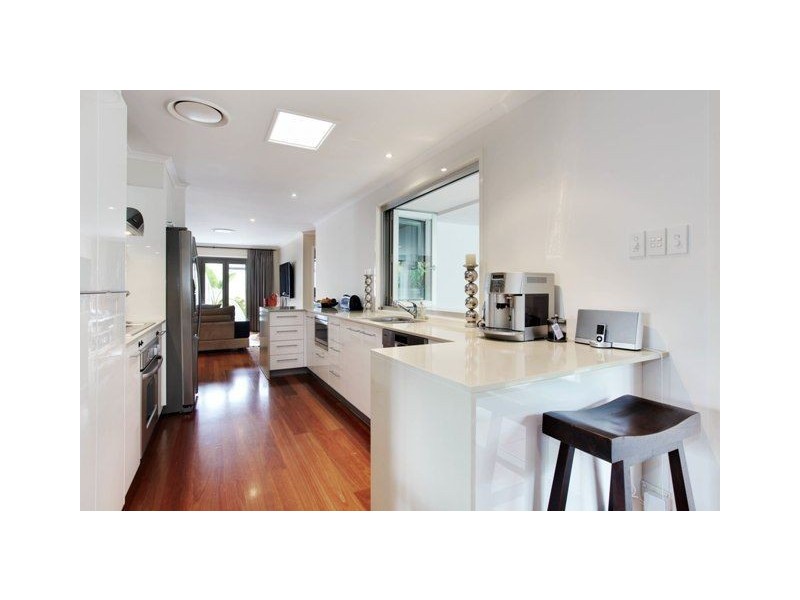 20 Barrier Reef Drive, Mermaid Waters QLD 4218