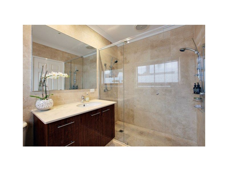 20 Barrier Reef Drive, Mermaid Waters QLD 4218