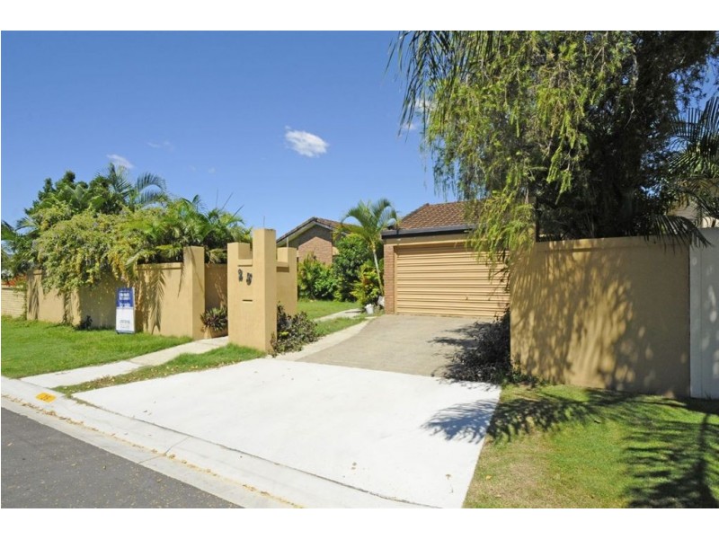 25 Sundowner Court, Mermaid Waters QLD 4218