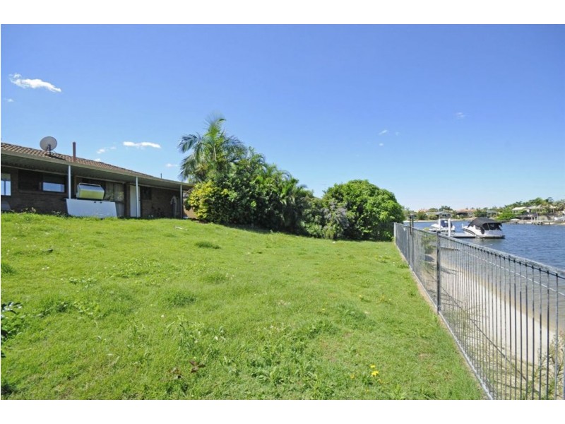 25 Sundowner Court, Mermaid Waters QLD 4218