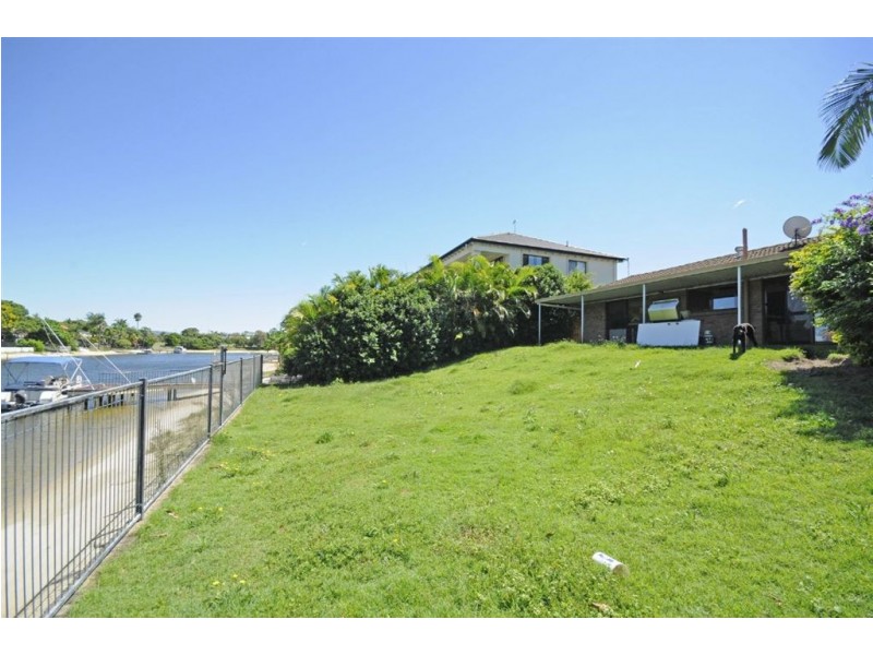 25 Sundowner Court, Mermaid Waters QLD 4218