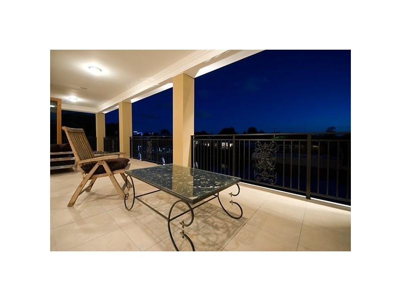 14 Monte Vista Ct, Broadbeach Waters QLD 4218