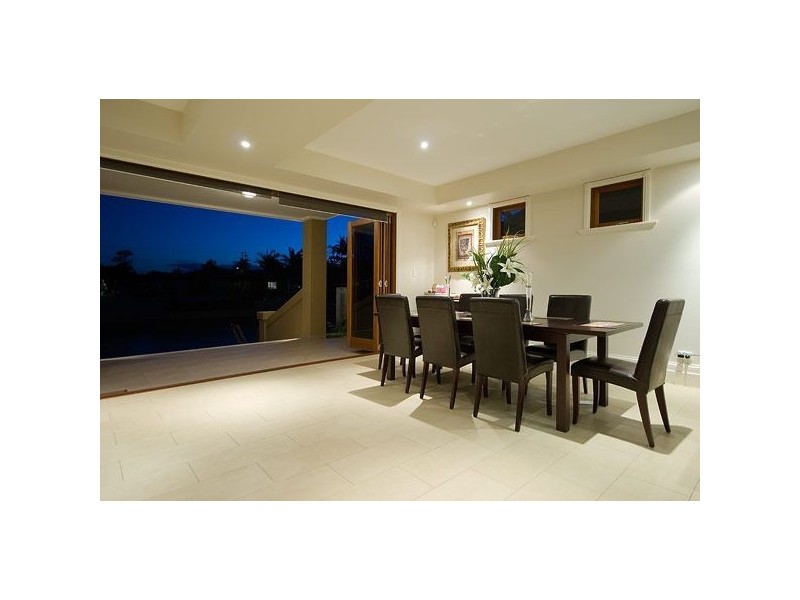 14 Monte Vista Ct, Broadbeach Waters QLD 4218