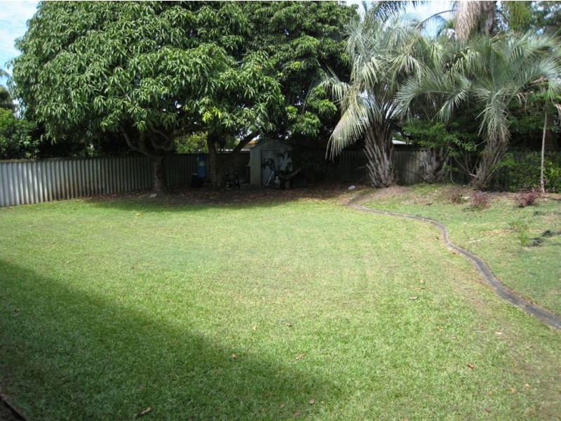 9 McIlwraith Ave, Sorrento QLD 4217