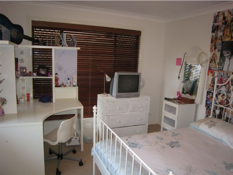 9 McIlwraith Ave, Sorrento QLD 4217