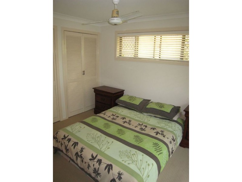 9 McIlwraith Ave, Sorrento QLD 4217