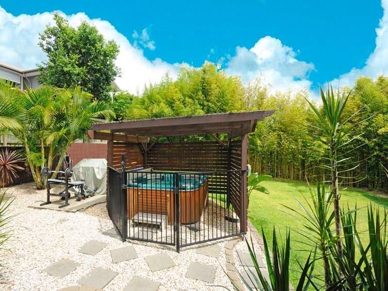 213 Benowa Road, Benowa QLD 4217