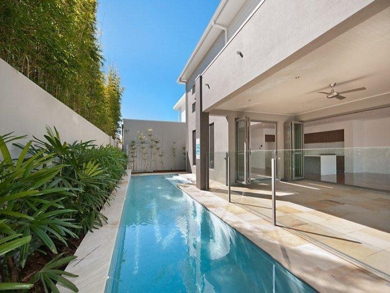 74 Gibraltar Drive, Isle Of Capri QLD 4217