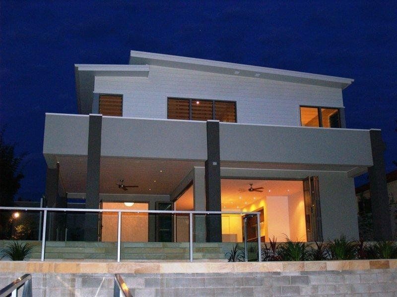 74 Gibraltar Drive, Isle Of Capri QLD 4217