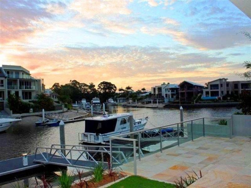 74 Gibraltar Drive, Isle Of Capri QLD 4217