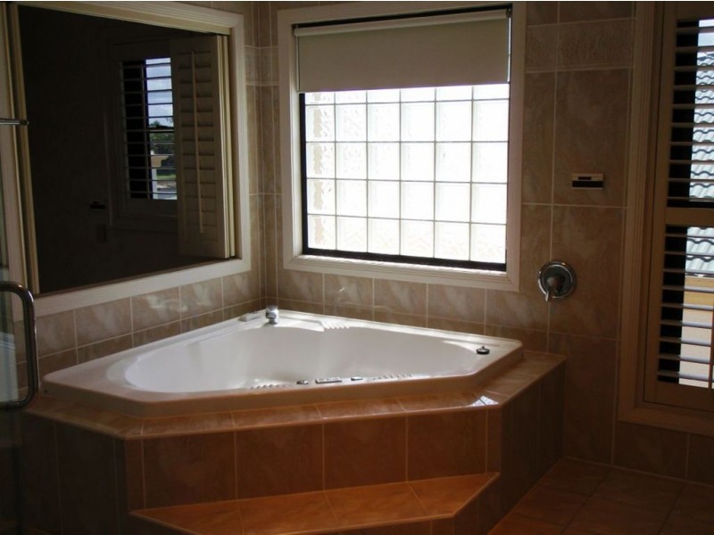 25 Sir Bruce Small Boulevard, Benowa Waters QLD 4217