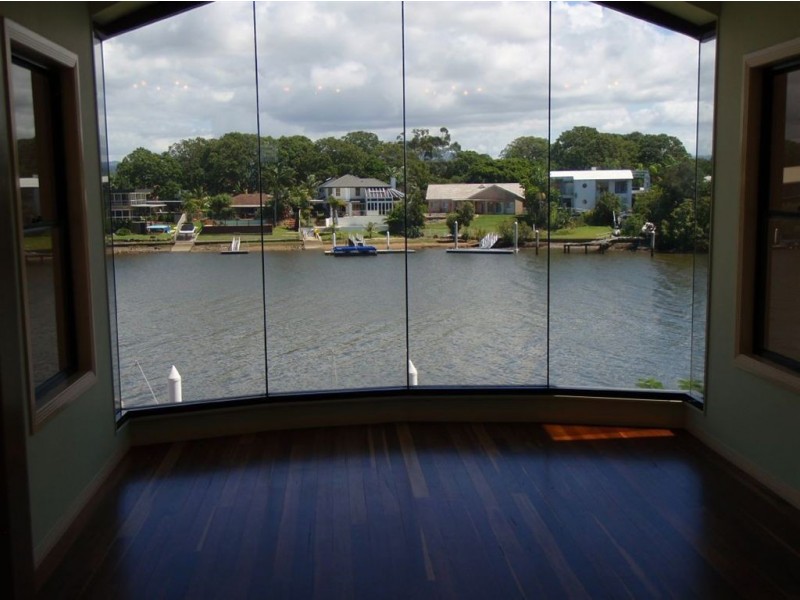 25 Sir Bruce Small Boulevard, Benowa Waters QLD 4217