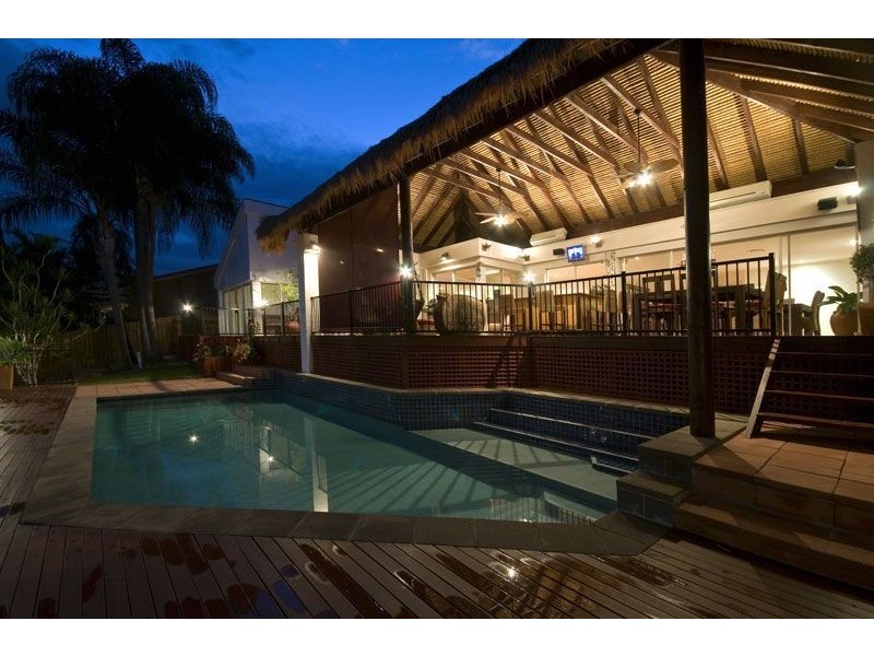 14 Roderick Court, Benowa Waters QLD 4217