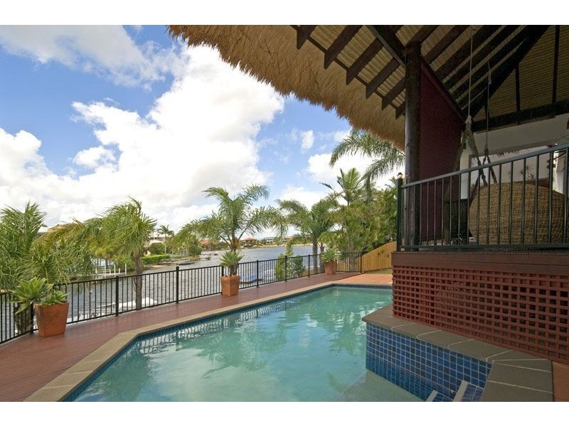 14 Roderick Court, Benowa Waters QLD 4217
