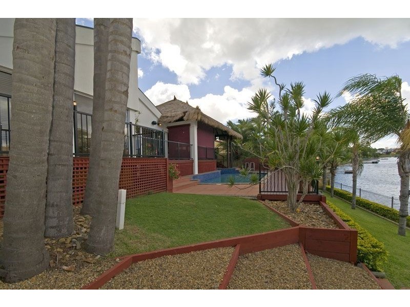 14 Roderick Court, Benowa Waters QLD 4217